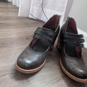 FreeBird rRamsay MaryJanes Leather Block Heel SZ 9